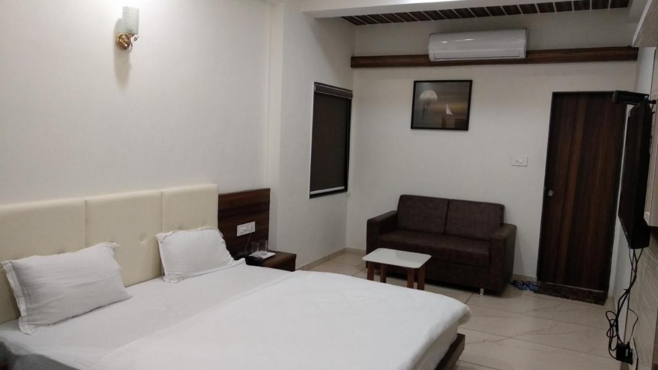 Hotel The Grand Shiva Gondal Exteriér fotografie