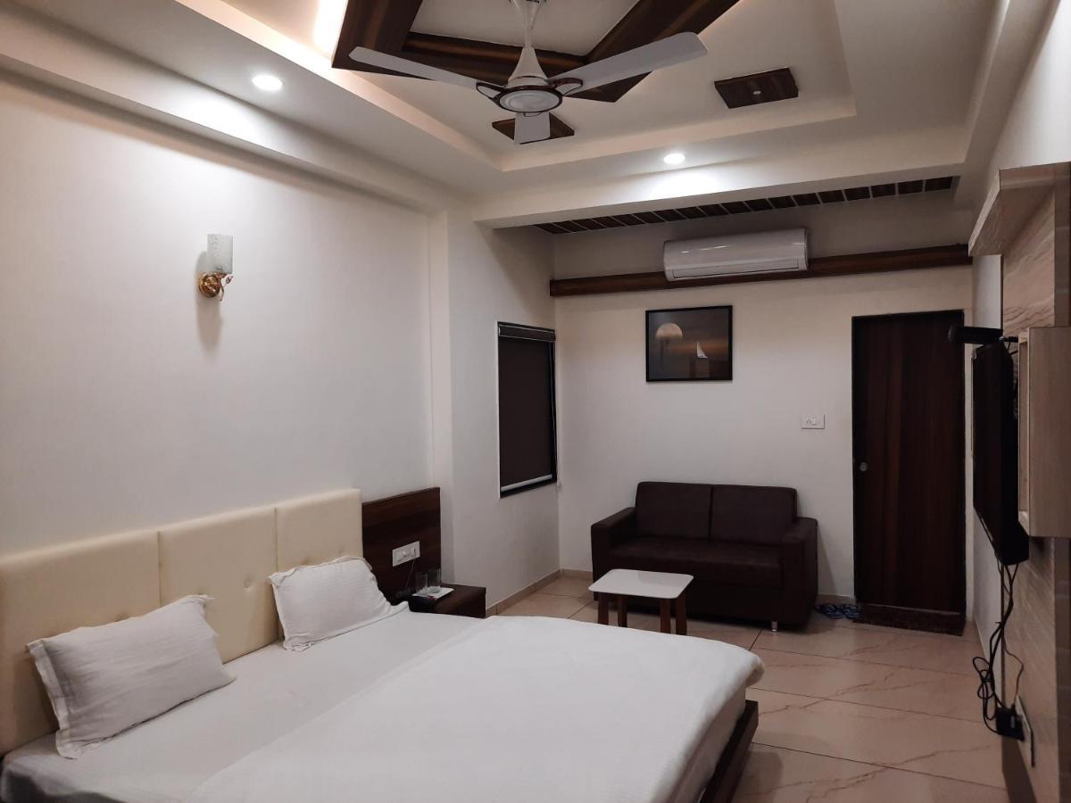 Hotel The Grand Shiva Gondal Exteriér fotografie